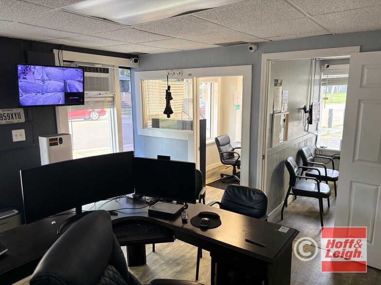 More Photos Of 2414 East Ave, Akron Auto Dealership For Sale