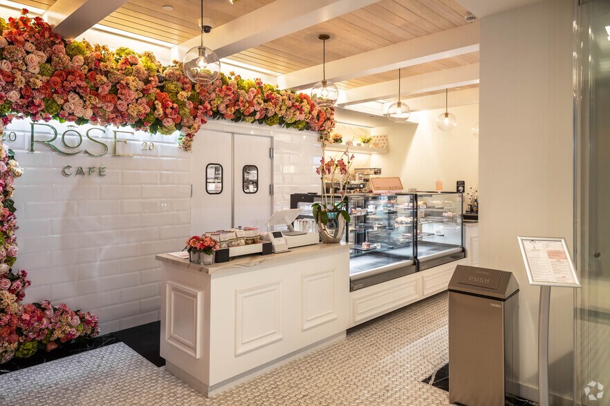 More Photos Of 16690 Collins Ave, Sunny Isles Beach Office For Lease