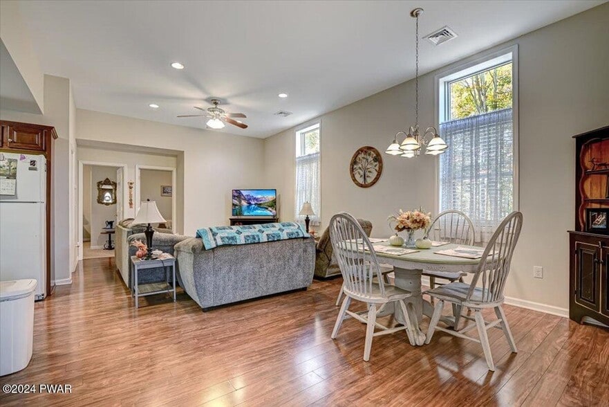 More Photos Of 186 Ledgedale Rd, Lake Ariel Apartments For Sale
