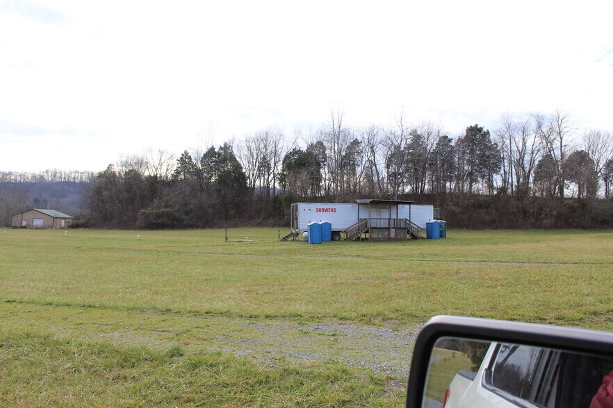 More Photos Of 100 Sportsway Dr, Bristol Trailer Camper Park For Sale