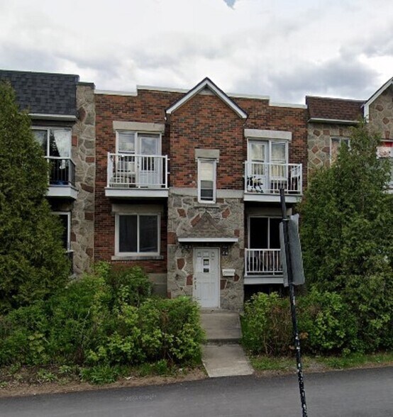 Primary Photo Of 2710 Rue Sherbrooke E, Montréal Apartments For Sale