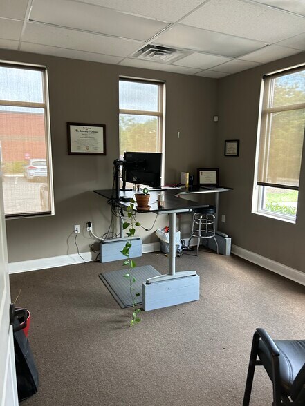 More Photos Of 2575 Willow Point Way, Knoxville Office For Lease