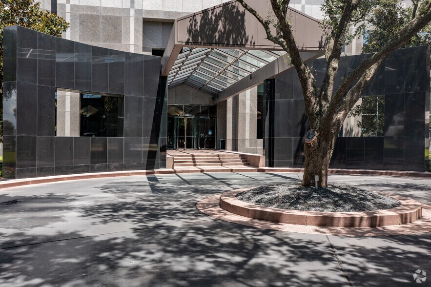 More Photos Of 5847 San Felipe St, Houston Office For Lease