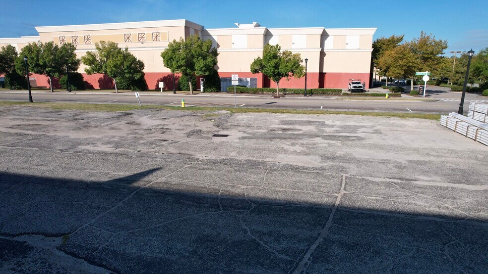 More Photos Of 1131 Shine Ave, Myrtle Beach Warehouse For Lease