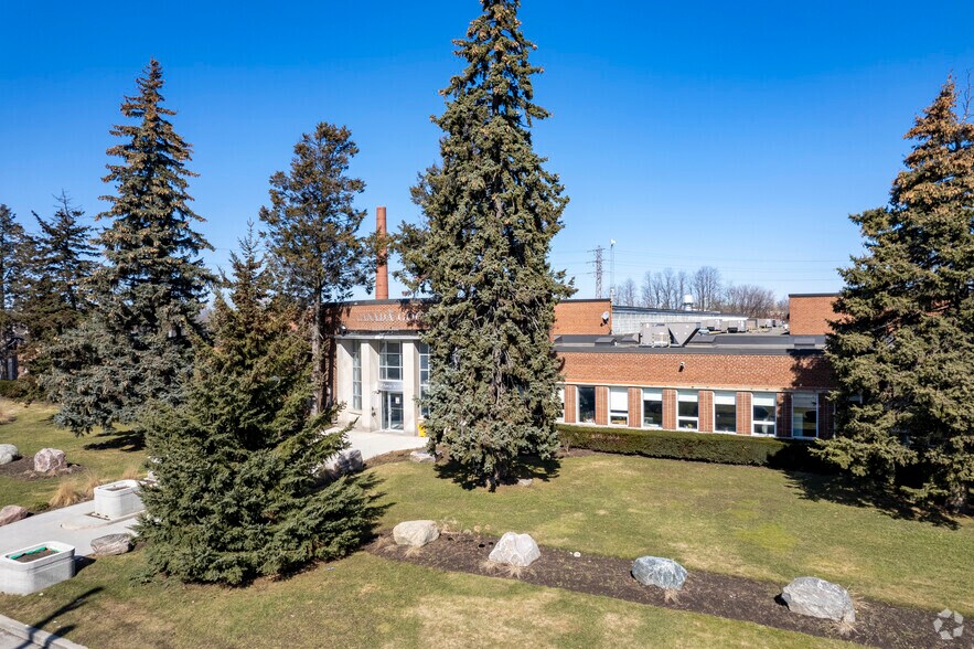 More Photos Of 250 Bowie Ave, Toronto Light Manufacturing For Lease