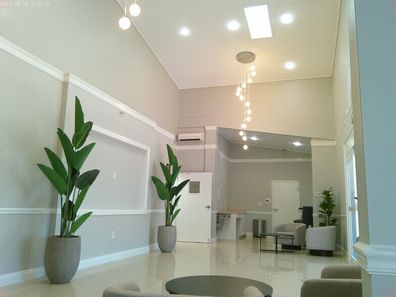 More Photos Of 109 Silver Palm Ave, Melbourne Medical For Lease
