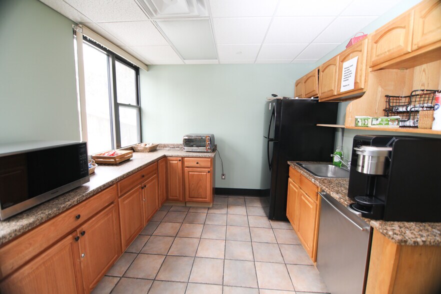 More Photos Of 8 Revolutionary Rd, Ossining Medical For Lease