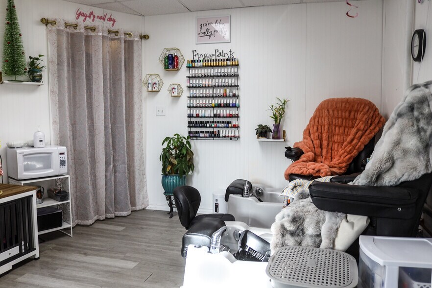 More Photos Of 426 Central Ave, Fairfield Storefront For Sale