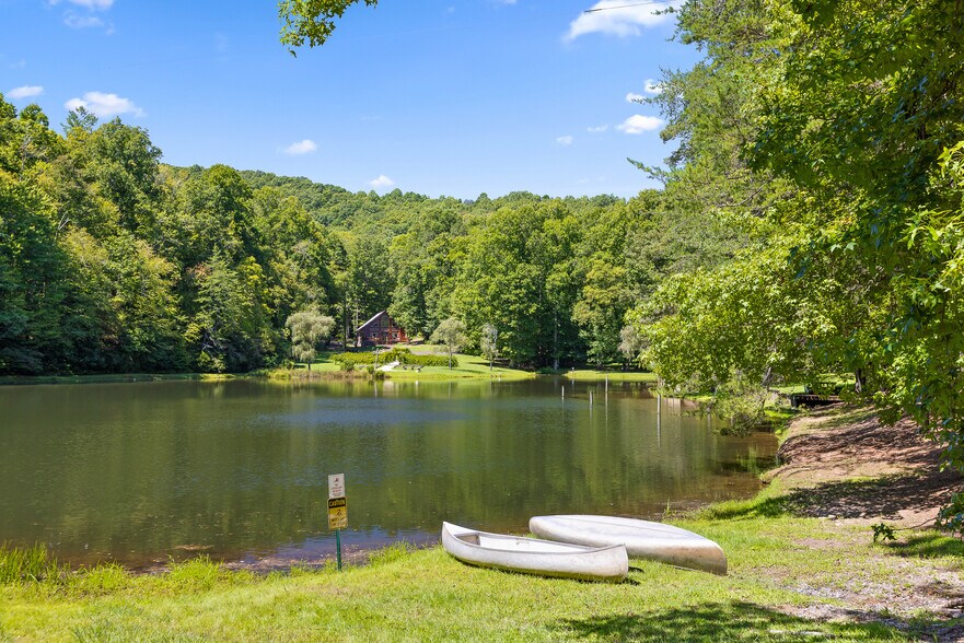 More Photos Of 340 Willow Creek Dr, Blue Ridge Hotel For Sale