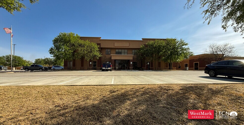 Primary Photo Of 7101 82nd St, Lubbock Office For Lease