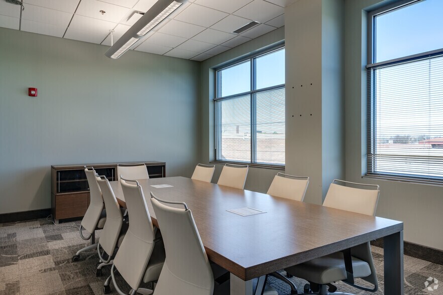 More Photos Of 11411 E Jefferson Ave, Detroit Office For Sale