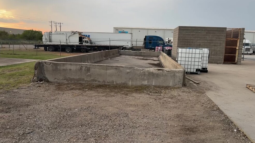 More Photos Of 2269 N Masch Branch Rd, Denton Truck Terminal For Lease