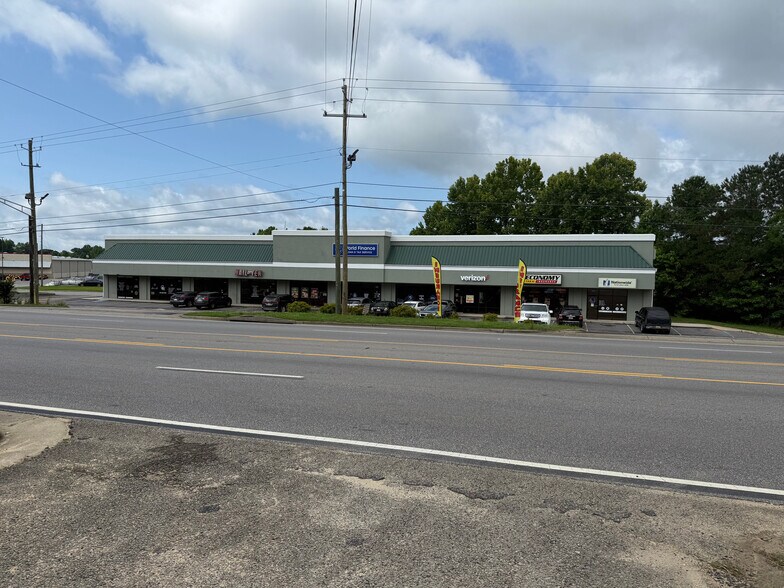 Primary Photo Of 1429-1471 7th Street South, Clanton Supermarket For Lease