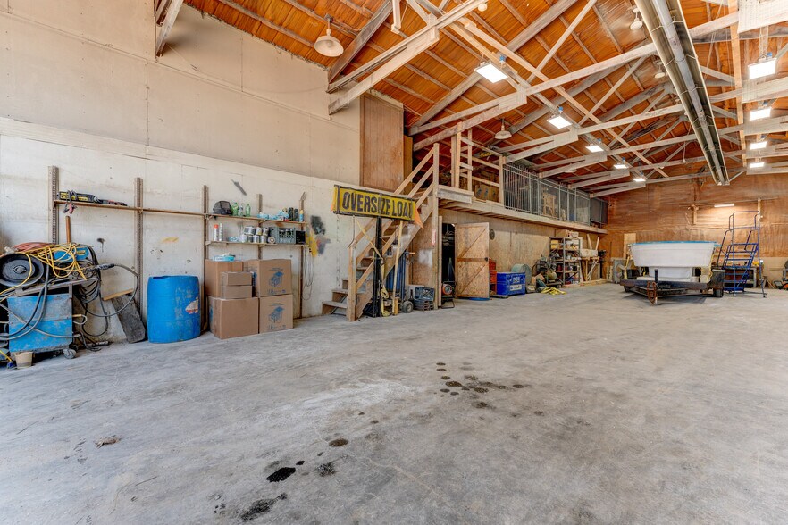 More Photos Of 3090 W Cook Rd, Grand Blanc Showroom For Sale