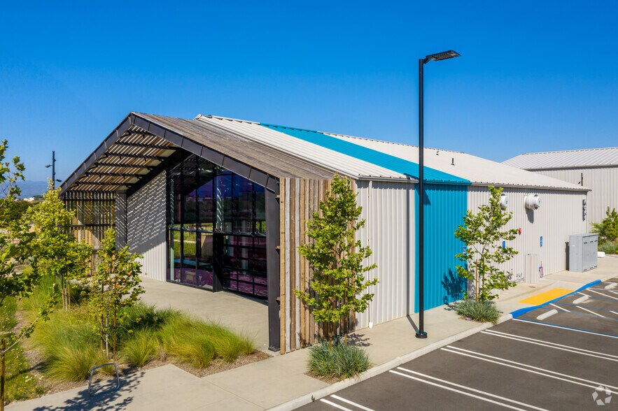 More Photos Of 1730 Flight Way, Tustin Unknown For Lease