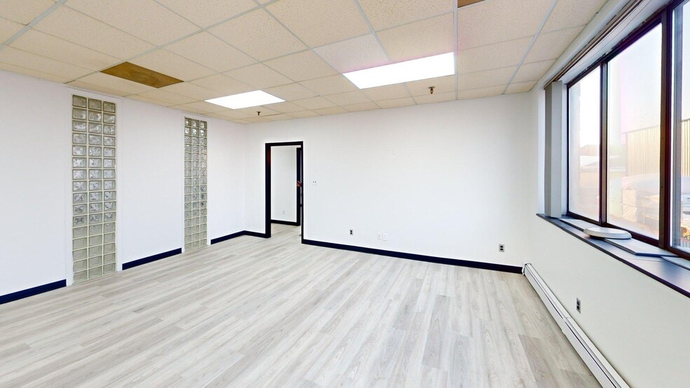 More Photos Of 13007 26th Ave, Flushing Office For Lease