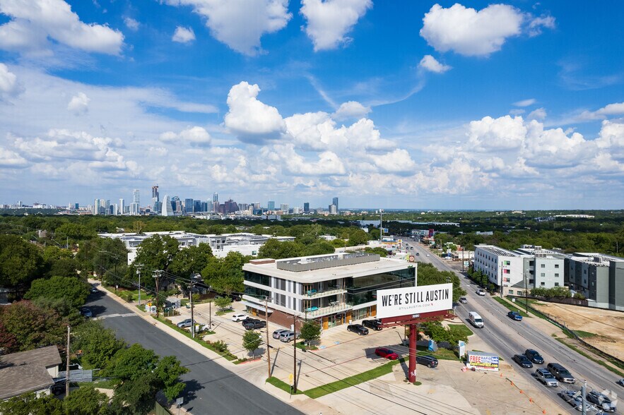 More Photos Of 2330 S Lamar Blvd, Austin Office For Sale