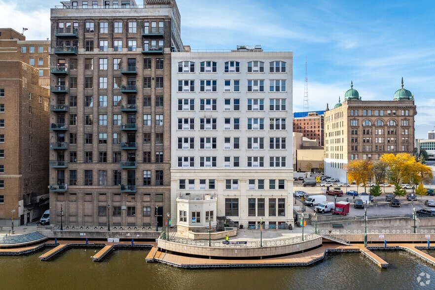 More Photos Of 740 N Plankinton Ave, Milwaukee Apartments For Lease