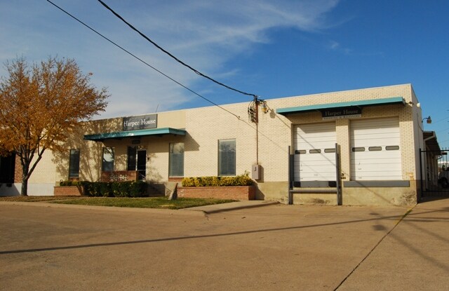 Primary Photo Of 1153 Quaker St, Dallas Warehouse For Sale