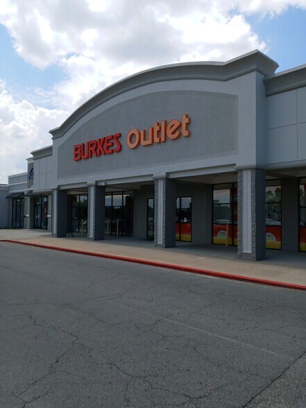 More Photos Of 1511 Benvenue Rd, Rocky Mount Unknown For Lease