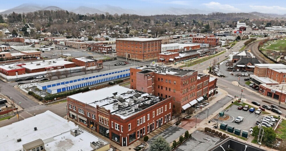 More Photos Of 124 Tipton St, Johnson City General Retail For Sale