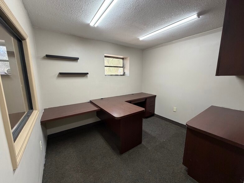 More Photos Of 15921 N Florida Ave, Lutz Warehouse For Sale