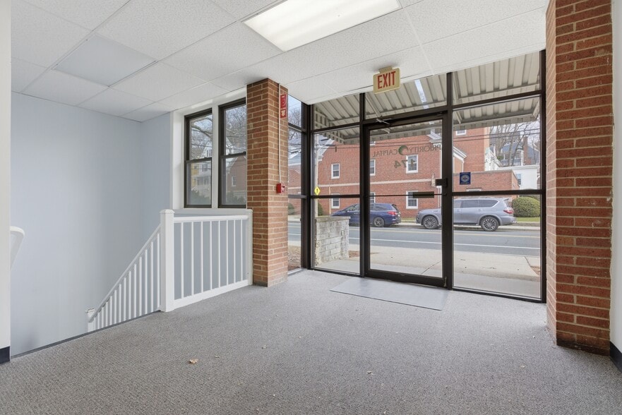 More Photos Of 174 Green St, Melrose Office For Sale
