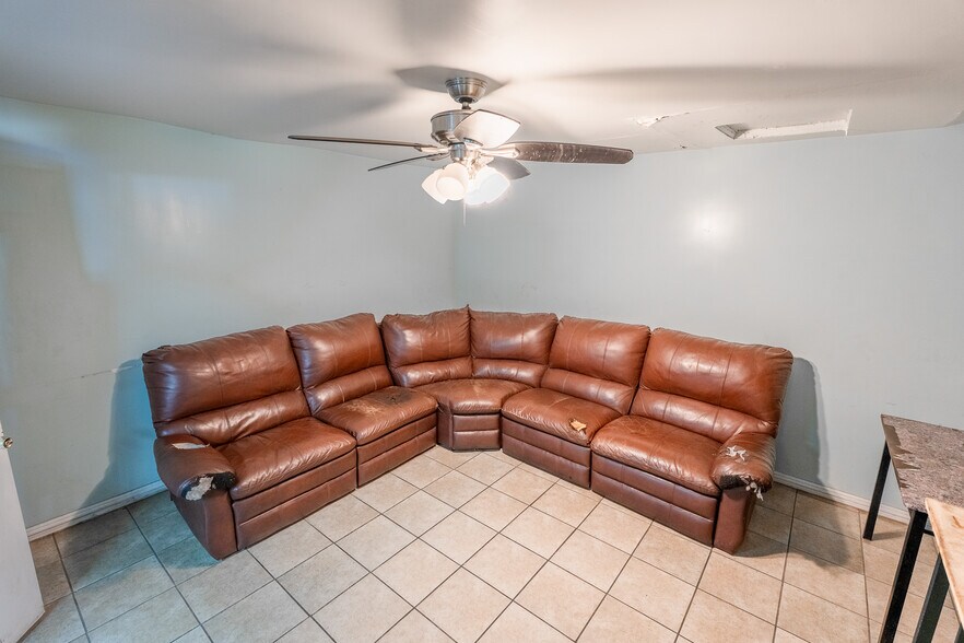 More Photos Of 16529 Lakewood Blvd, Bellflower Auto Repair For Sale