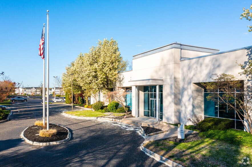 More Photos Of 330-339 S Warminster Rd, Hatboro Warehouse For Lease