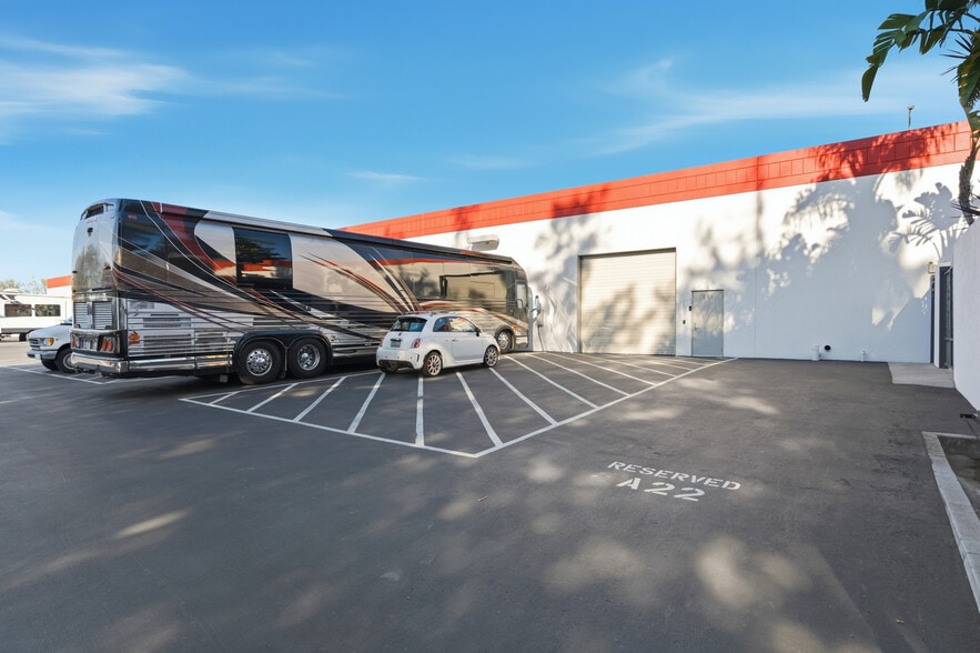 More Photos Of 521 Charcot Ave, San Jose Showroom For Sale