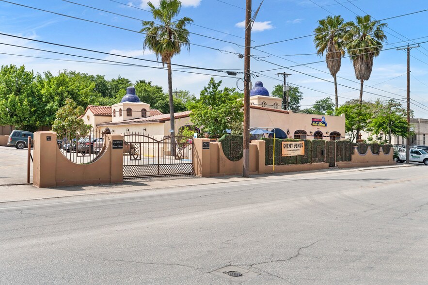 More Photos Of 2121 N Saint Marys St, San Antonio Restaurant For Lease