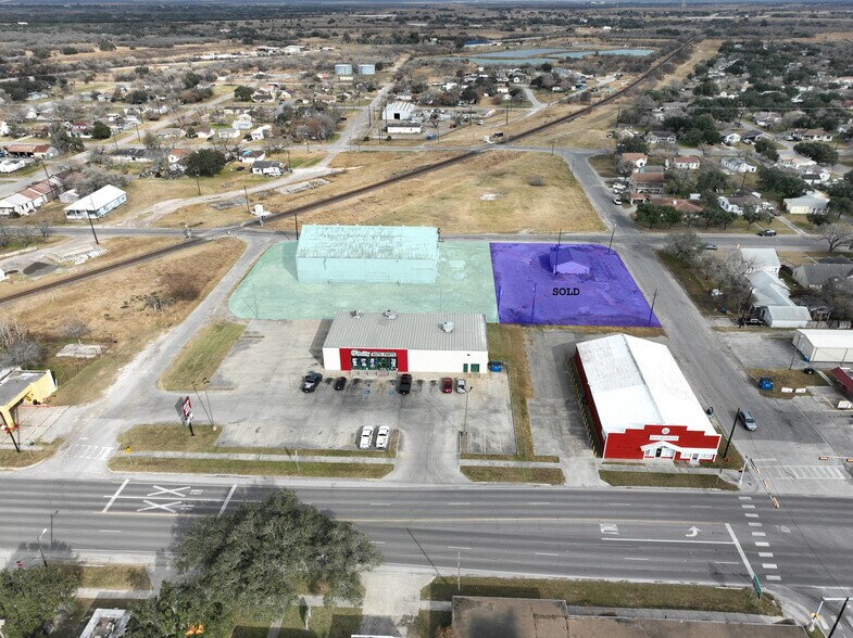 Primary Photo Of 518 E Market, Sinton Industrial For Sale