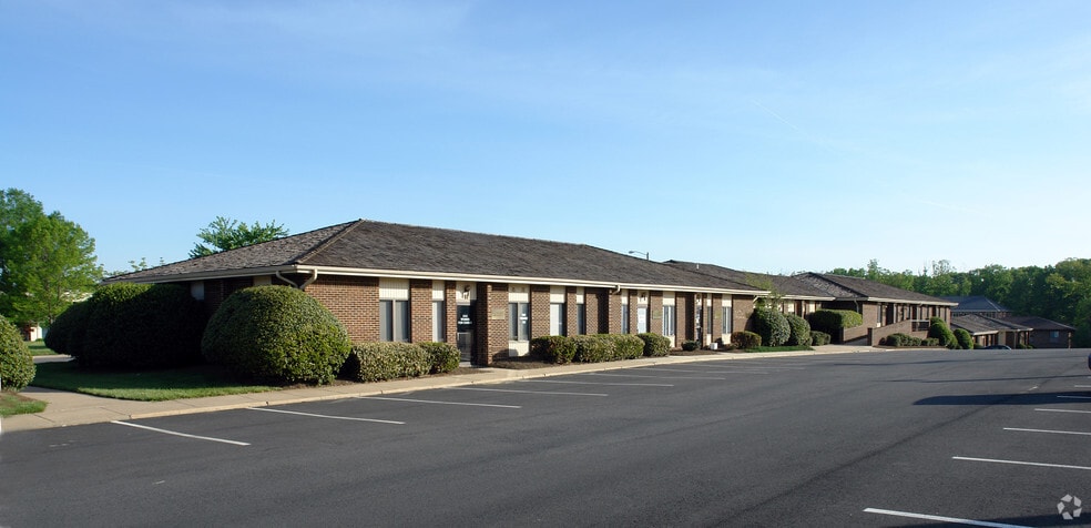 More Photos Of 9380 Forestwood Ln, Manassas Office For Lease
