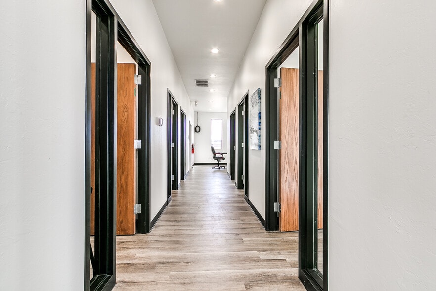 More Photos Of 1140 NW 192nd St, Edmond Office For Lease