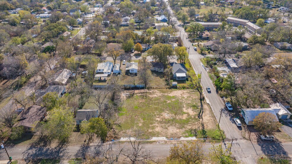 More Photos Of 1040 W Oak St, Stephenville Land For Sale