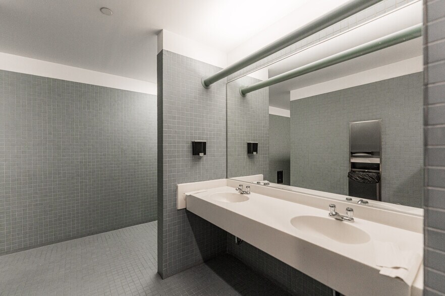 More Photos Of 290 Springfield Dr, Bloomingdale Medical For Lease