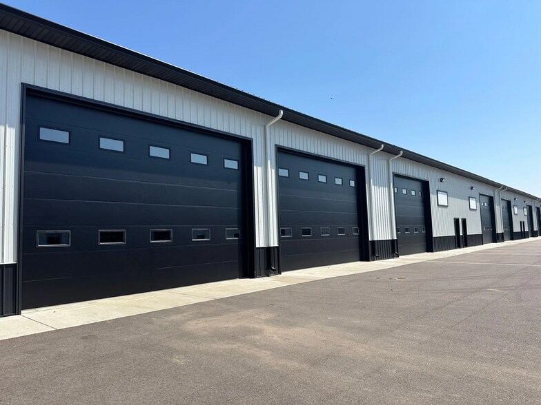 Primary Photo Of 200 Prince Dr, Brookings Warehouse For Lease