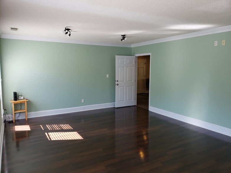 More Photos Of 920 Paverstone Dr, Raleigh Office For Lease