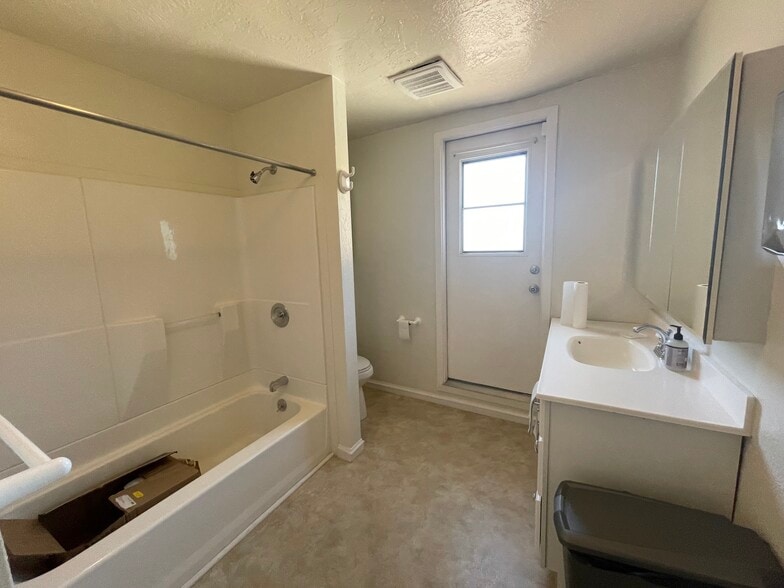 More Photos Of 110-112 Spaulding St, San Anselmo Storefront Retail Office For Lease