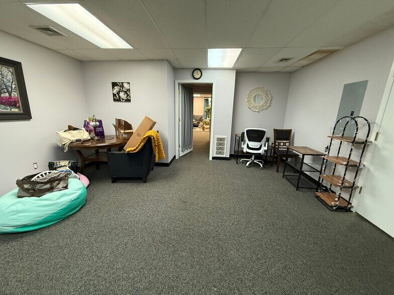 More Photos Of 800 Main St, Hellertown Office For Lease