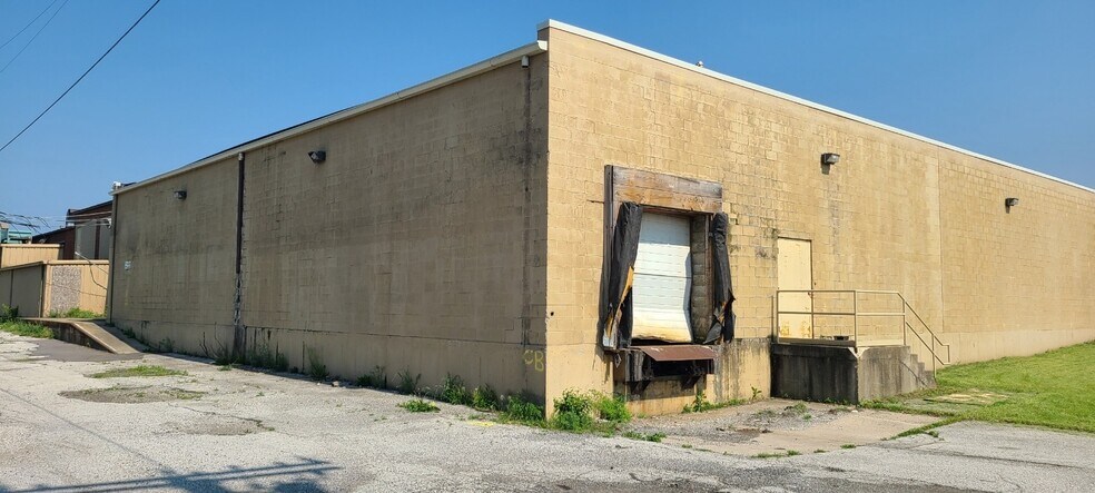 More Photos Of 3232 Central Ave, Lake Station Supermarket For Lease