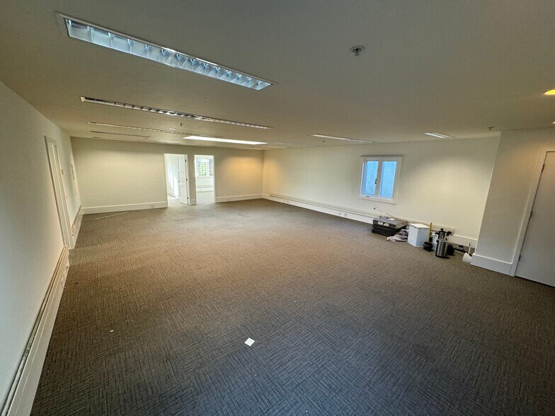 More Photos Of 637 Main St, Half Moon Bay Office For Lease