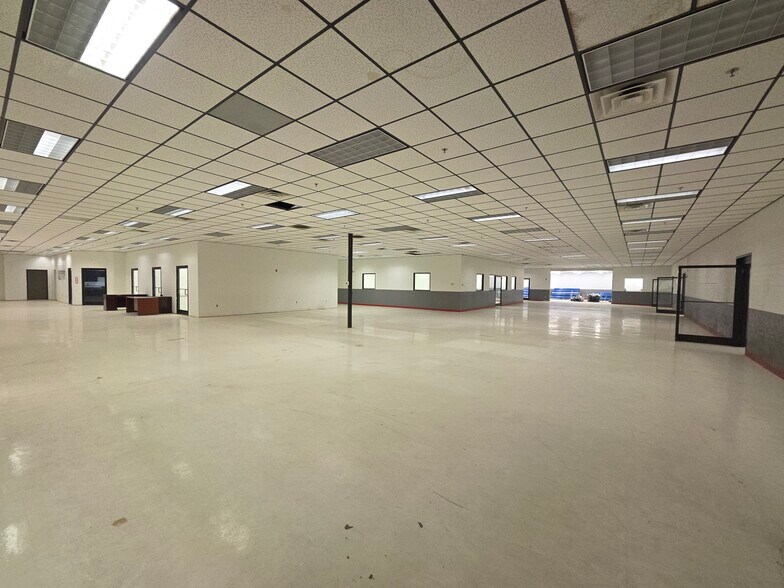 More Photos Of 1826 Albertson Rd, High Point Manufacturing For Lease