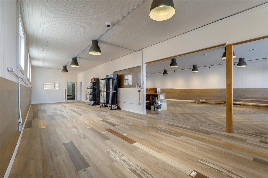 More Photos Of 14 E Lake Ave, Watsonville Storefront For Lease