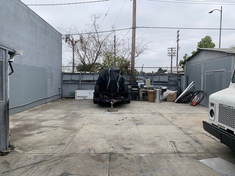 More Photos Of 5200 Chakemco St, South Gate Warehouse For Sale