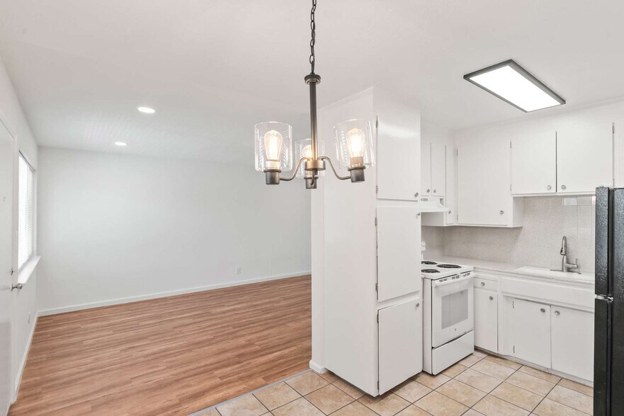 More Photos Of 256 La Pala Dr, San Jose Apartments For Sale