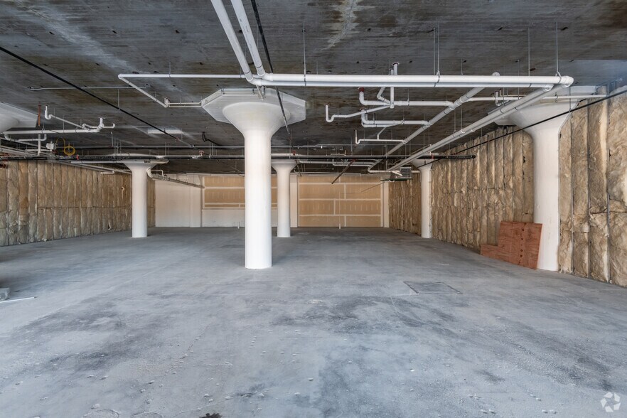 More Photos Of 611 Veterans Ave, West Bend Apartments For Lease