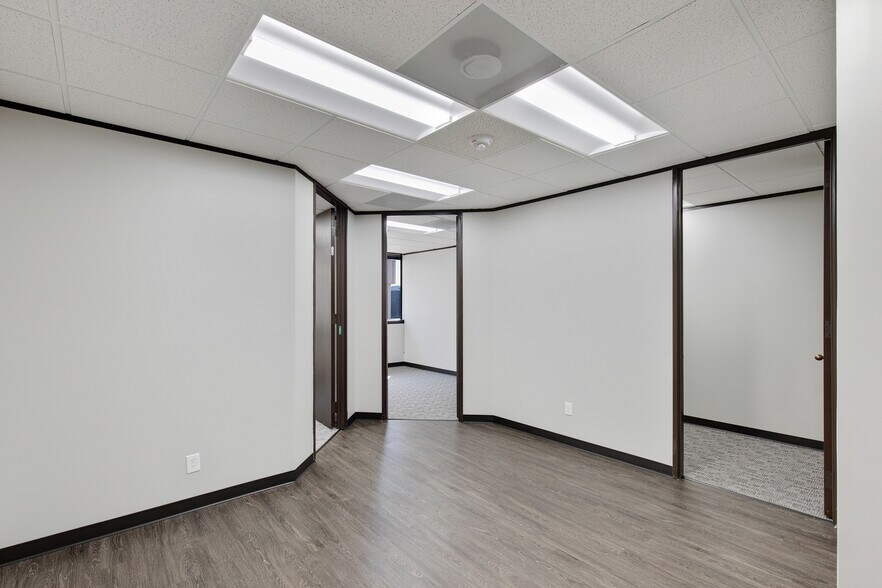 More Photos Of 8620 N New Braunfels Ave, San Antonio Unknown For Lease