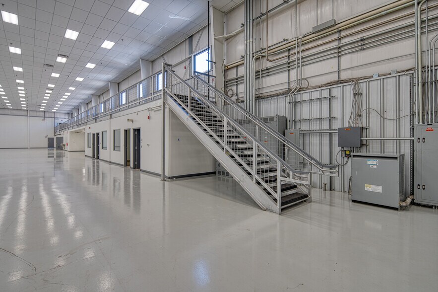 More Photos Of 2810 Karsten Ct SE, Albuquerque Manufacturing For Lease