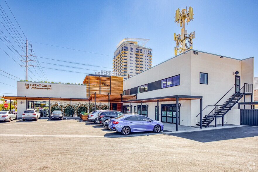 Primary Photo Of 801 S Main St, Las Vegas Storefront Retail Office For Lease